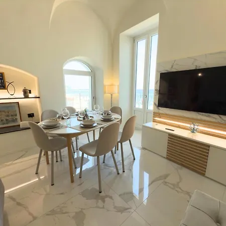 Διαμέρισμα Luxury And Exclusivity On The Seafront In Αλάσιο