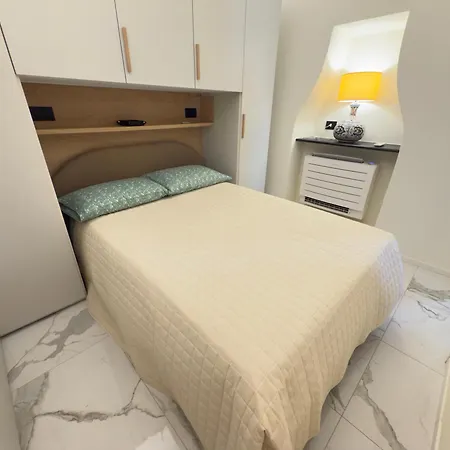Apartment Luxury And Exclusivity On The Seafront In *
